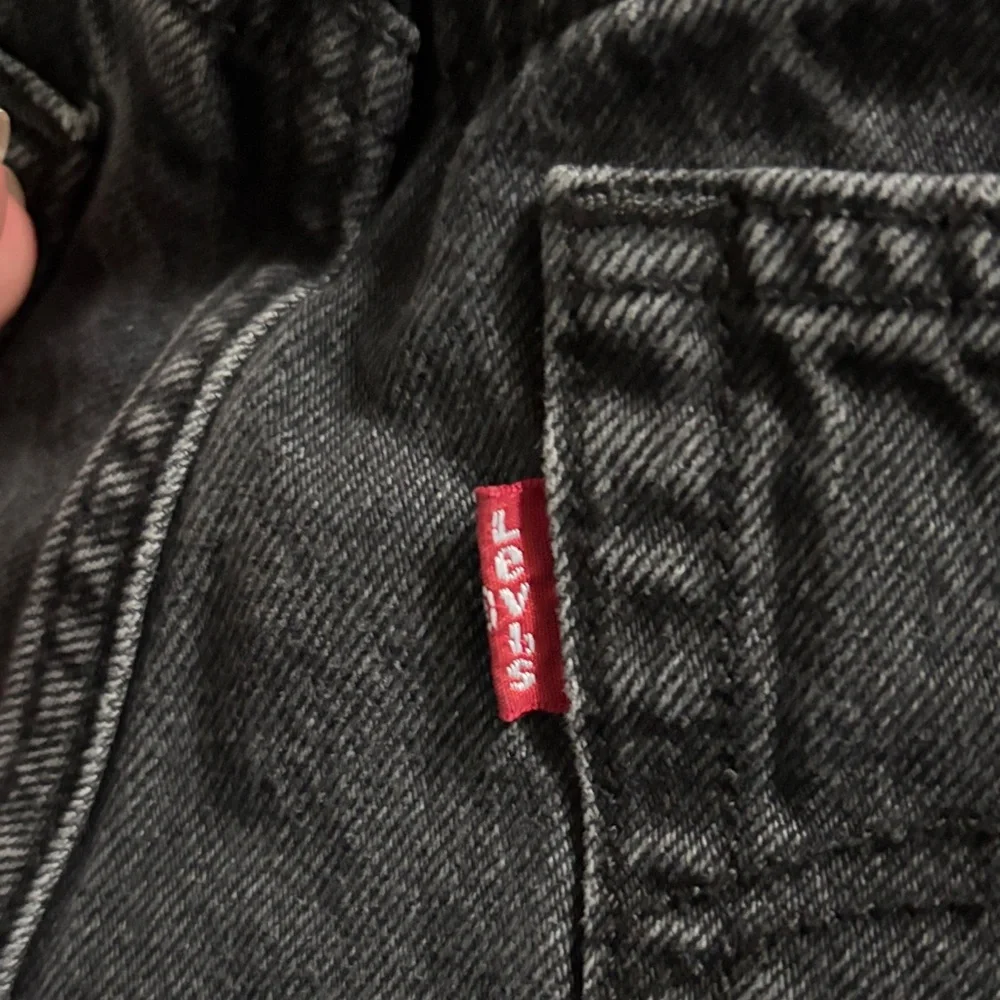 Levi's Black High-Rise Distressed Denim Shorts - Picture 4 of 4